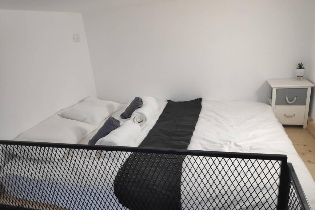 Centrally-Located Quiet Cozy Loft Apartment Berseba Kültér fotó