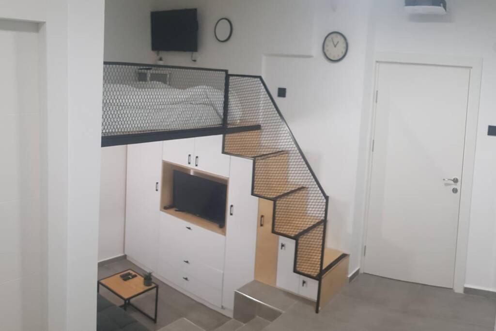 Centrally-Located Quiet Cozy Loft Apartment Berseba Kültér fotó